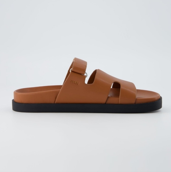 Sandals NWOT - Picture 3 of 4